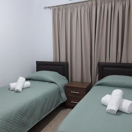 Costas Two-Bedroom Ground Floor Apartment Пафос Екстериор снимка