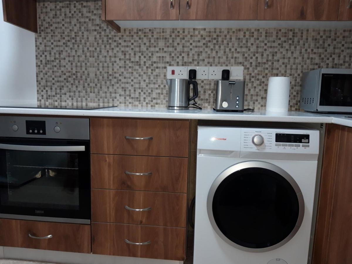 Costas Two-Bedroom Ground Floor Apartment Пафос Екстериор снимка