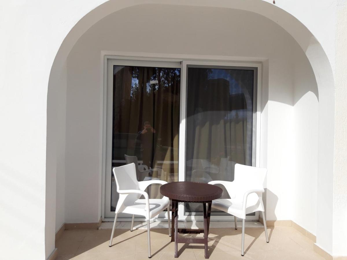 Costas Two-Bedroom Ground Floor Apartment Пафос Екстериор снимка